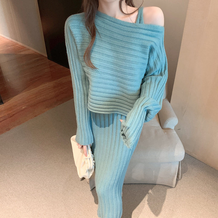 Kvinders elegante strikket sweater med off-shoulder design og fin ribbet tekstur Stilla