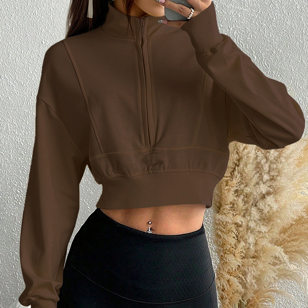 Kvinders cropped sweatshirt med høj-lukning lynlås og lavet af blødt materiale Stilla