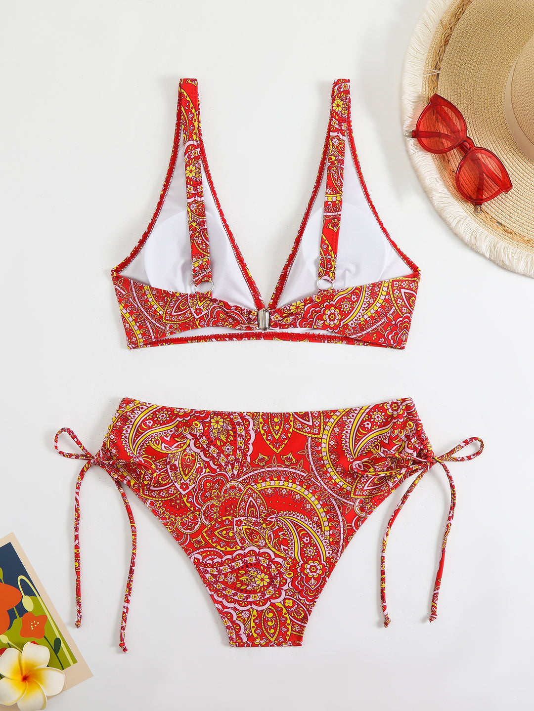 Dame bikini-sæt med modigt paisley-design og høj benudskæring Stilla