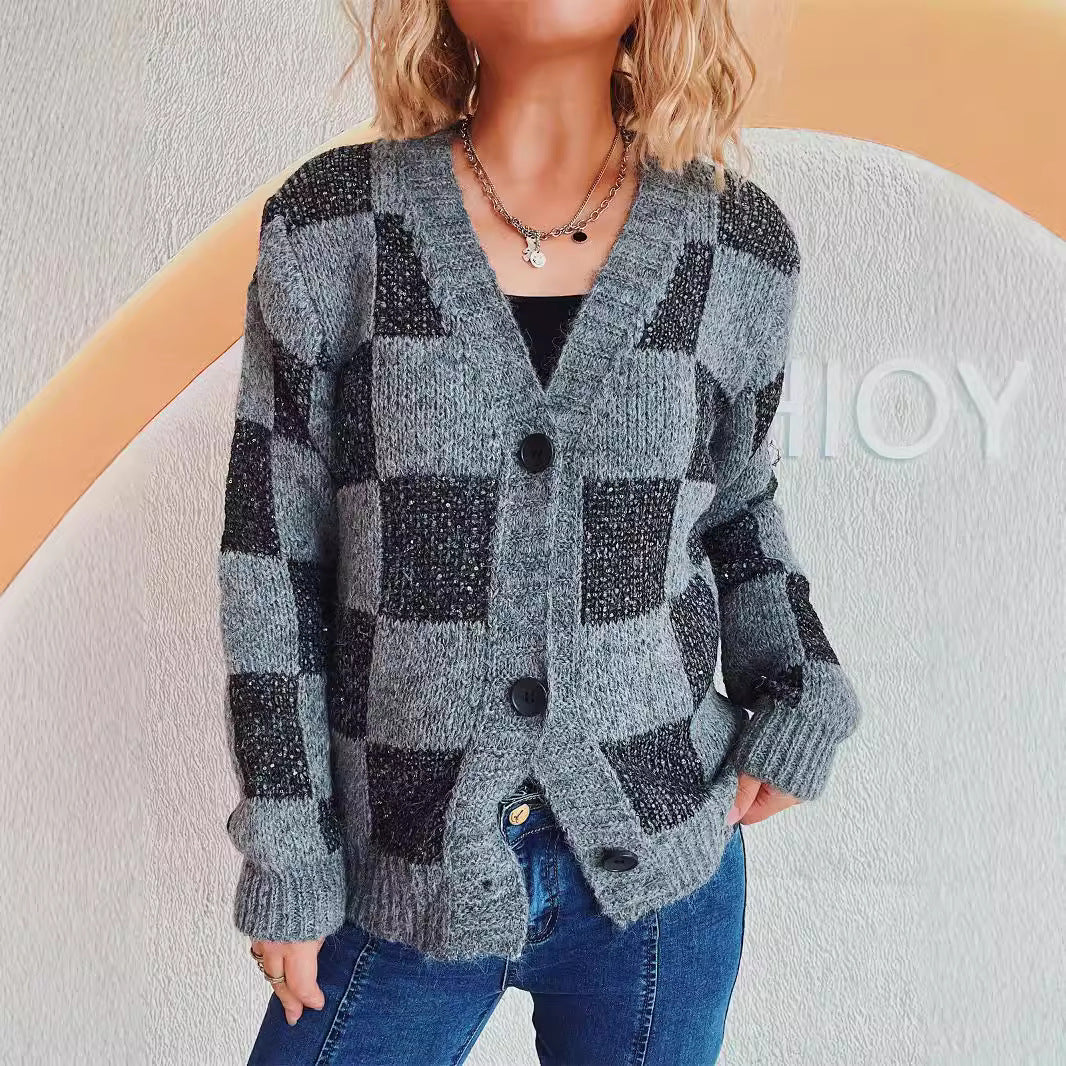 Kvinders cardigan med geometrisk ternet mønster og bløde materialer Stilla