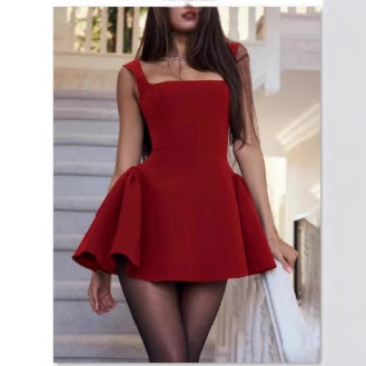 Kvindelig legesyg mini-brudepige med flæse nederdel og elegante stropper Skovae