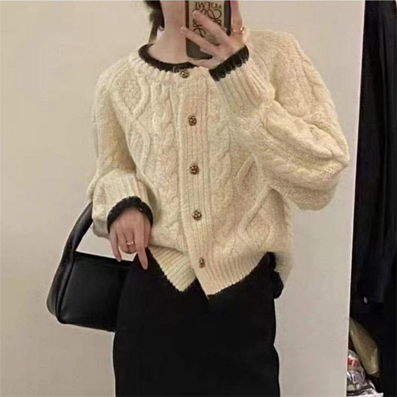 Kvinders chunky strik cardigan med dekorativ kabelmønster og elegante knapper Stilla