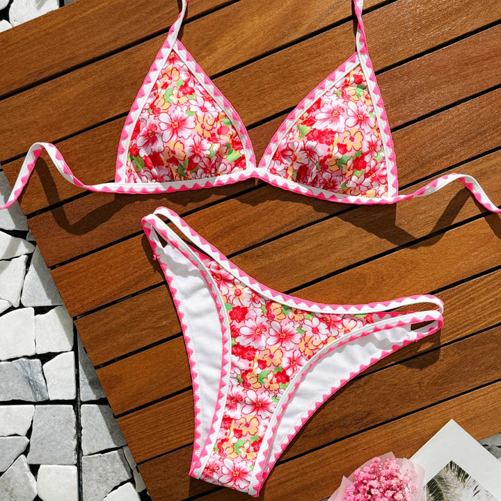 Dame bikinisæt med blomsterdesign og elegante cut-outs Stilla