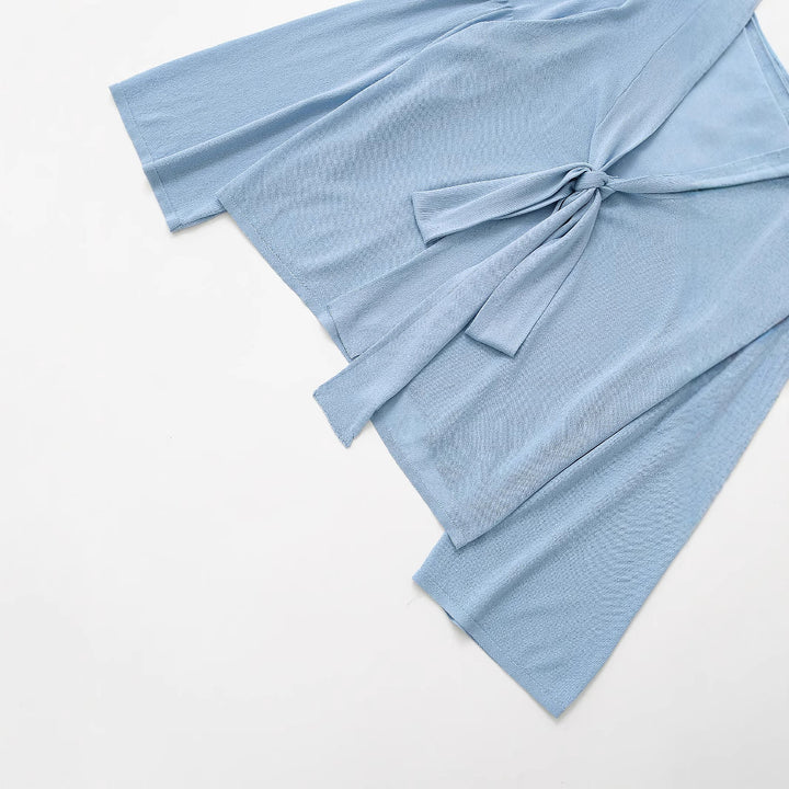 Kvinders luftbluse med romantiske ruffle-detaljer og bindebånd Stilla