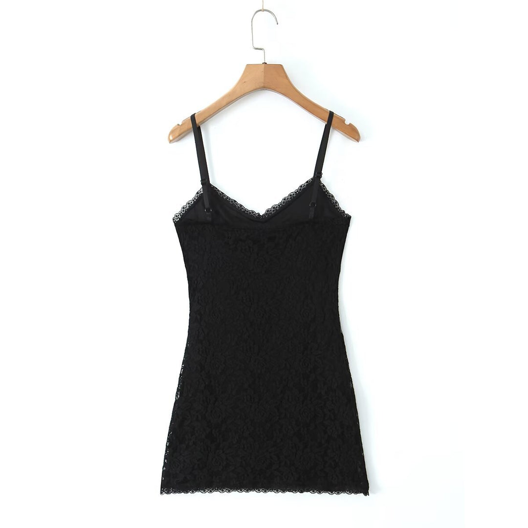 Dame blonde chemise med justerbare spaghetti stropper og elegant blonde kant Stilla
