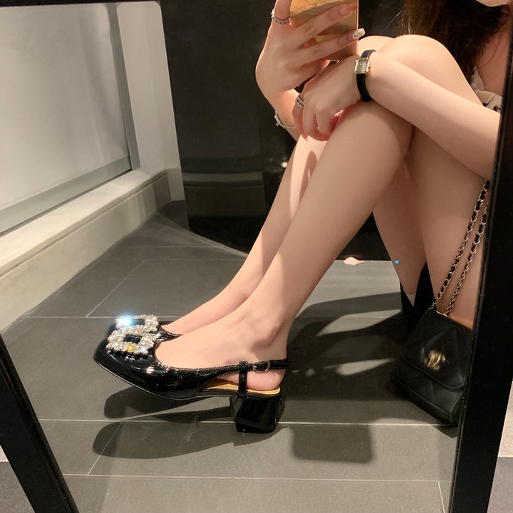 Dame Sling-Pumps med glamorøs smykkedetalje og komfortabel blokhæl Stilla