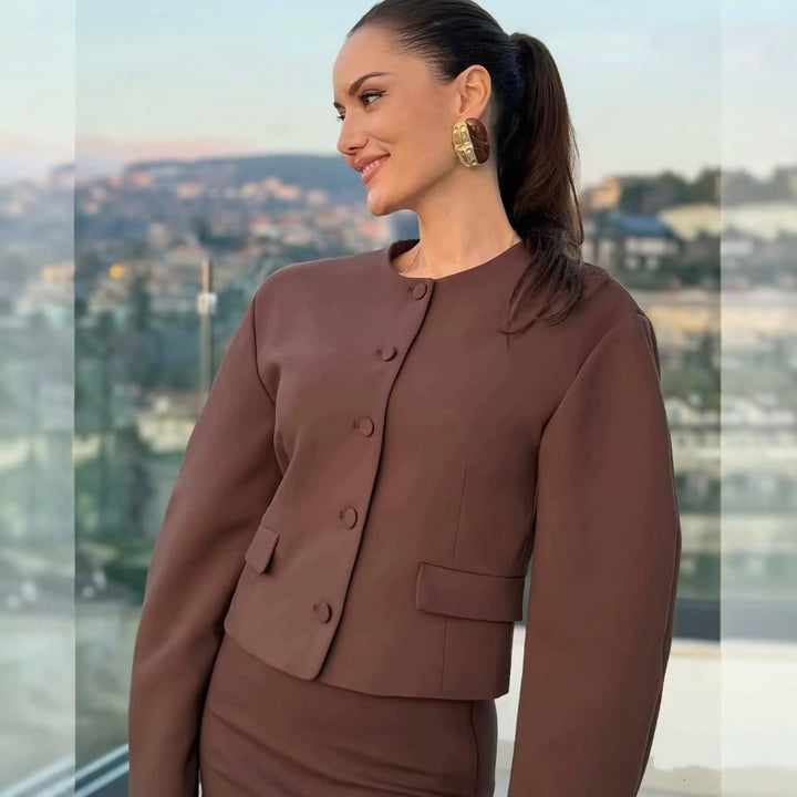 Dame skræddersyet forkortet blazer med elegante knapdetaljer Stilla