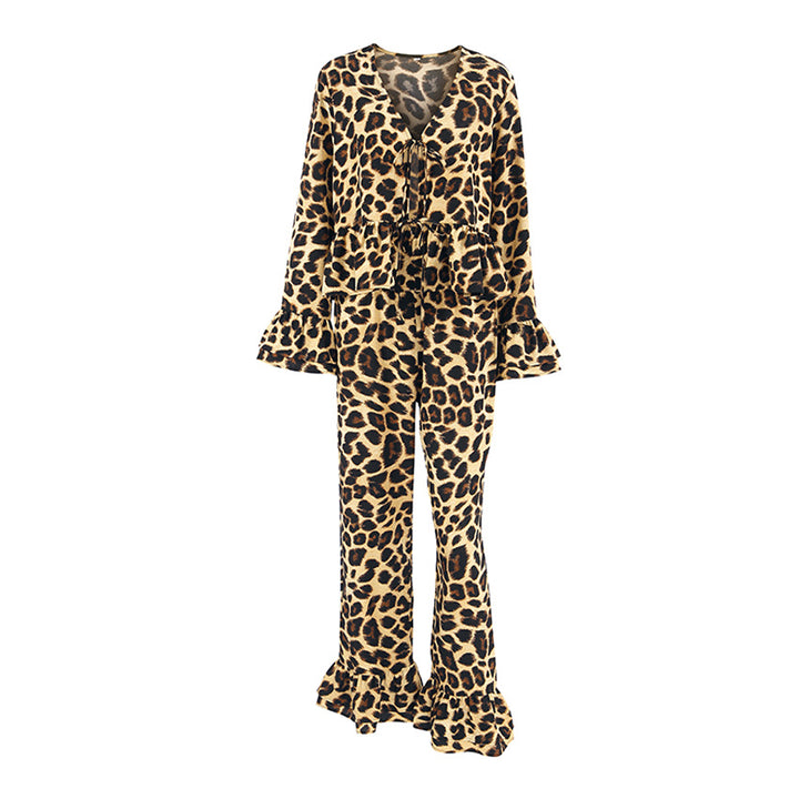 Dame fritidssæt med leopardmønster og legende flæsedetaljer Stilla
