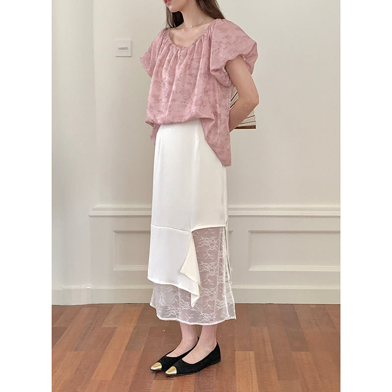 Dame Midi-nederdel i satiniseret lace med asymmetrisk kant og betagende flæsedetaljer Stilla