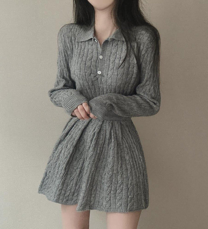 Kvinders sweaterkjole i pullover-stil med kabelstrikket mønster Stilla