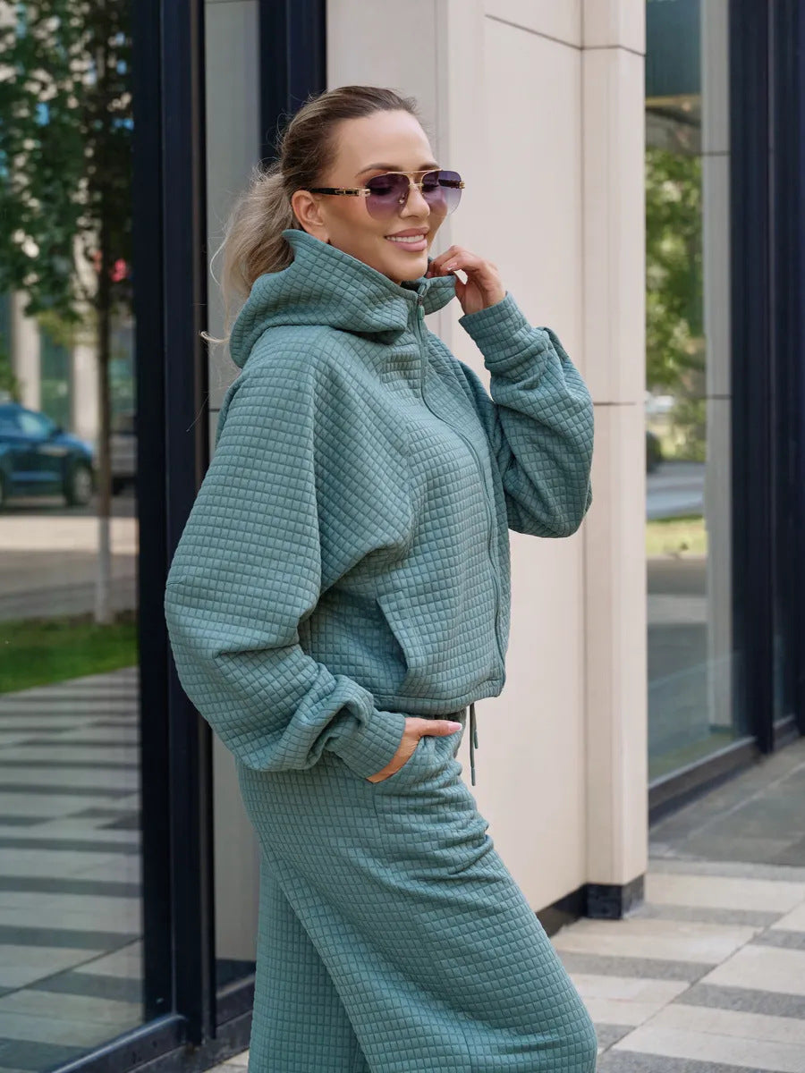 Kvindernes komfortable hættebluser med bred jumpsuit Skovae