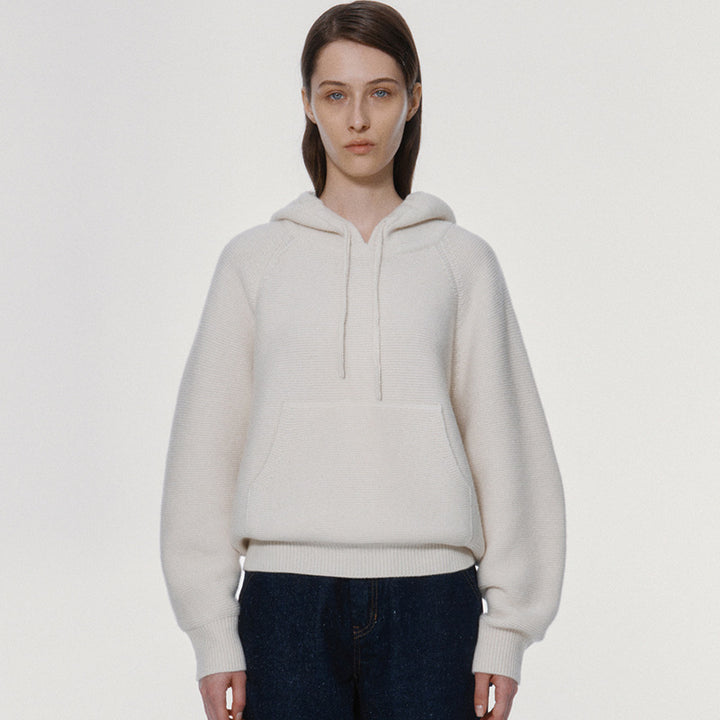 Dame Kvalitets Hoodie med kængurulomme og moderne snit Stilla