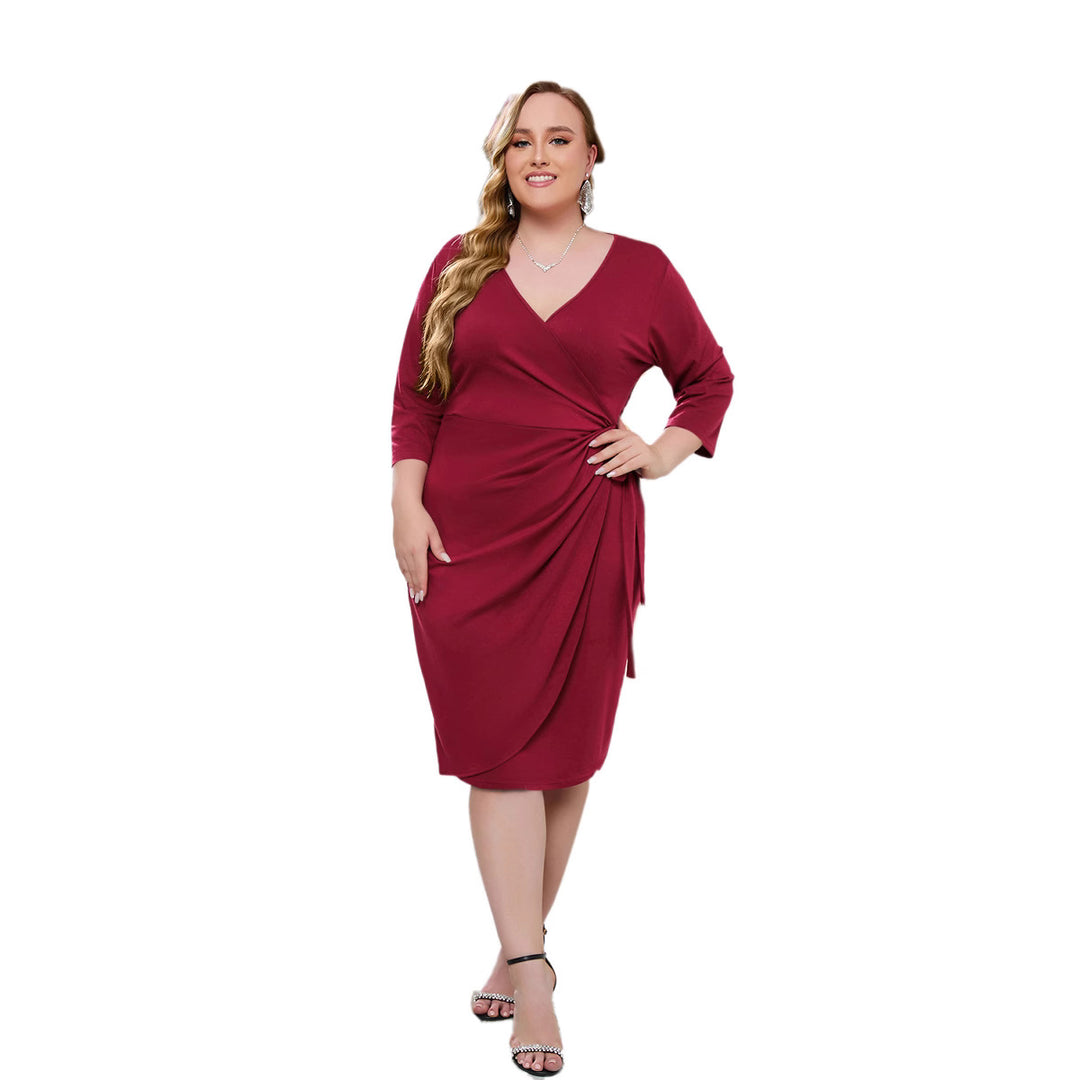 Damer Elegant V संग्रह ड्रेस med figursyet design og trekvartærmer Skovae