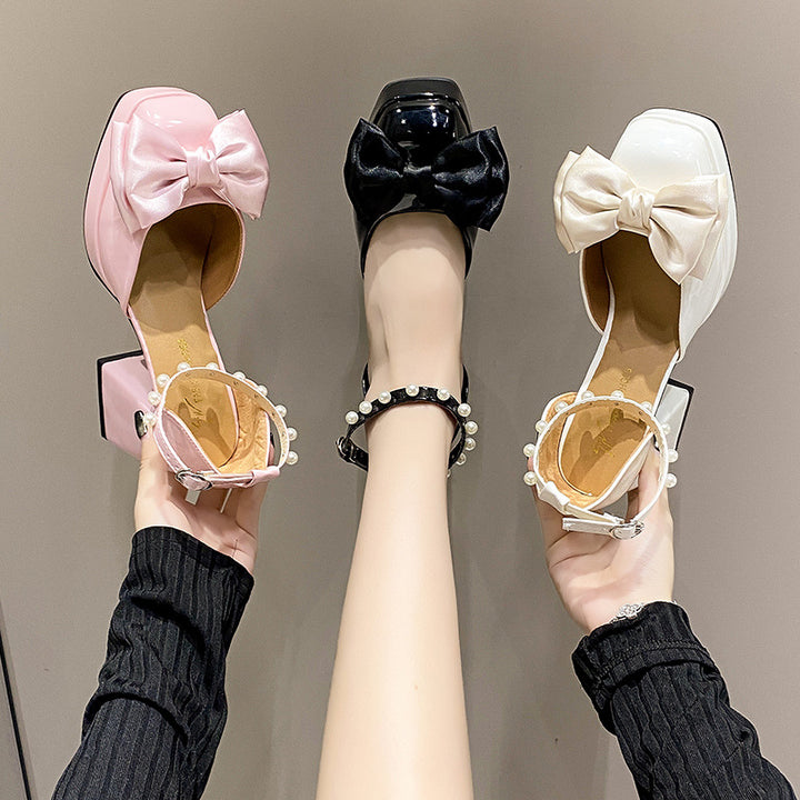Dame Plateau-Pumps med elegant sløjfe-design og perlesmykke Stilla