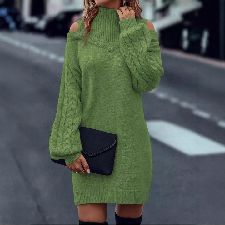 Kvindernes strik kjole med asymmetrisk off-shoulder design og voluminøse ærmer Stilla