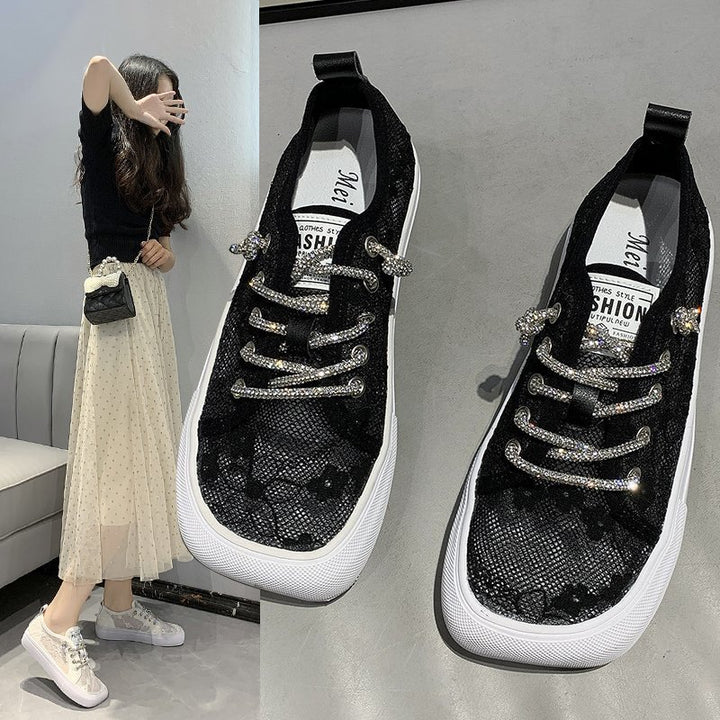 Dame mode sneakers med elegant spidse mønster og glitrende snørebånd Stilla