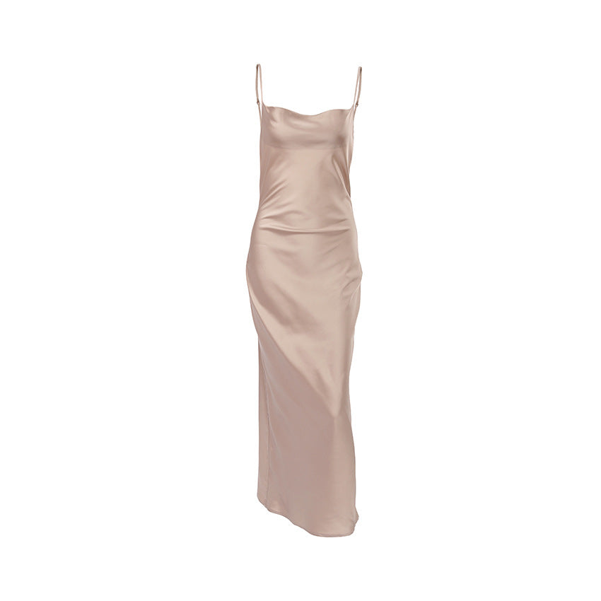 Dame Satin-midi-kjole med elegant snit og justerbare stropper Stilla