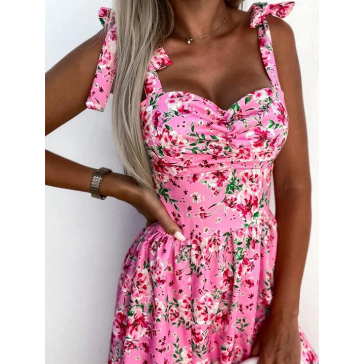 Dame sommerkjole med blomsterdesign og legende bundet stropper Skovae