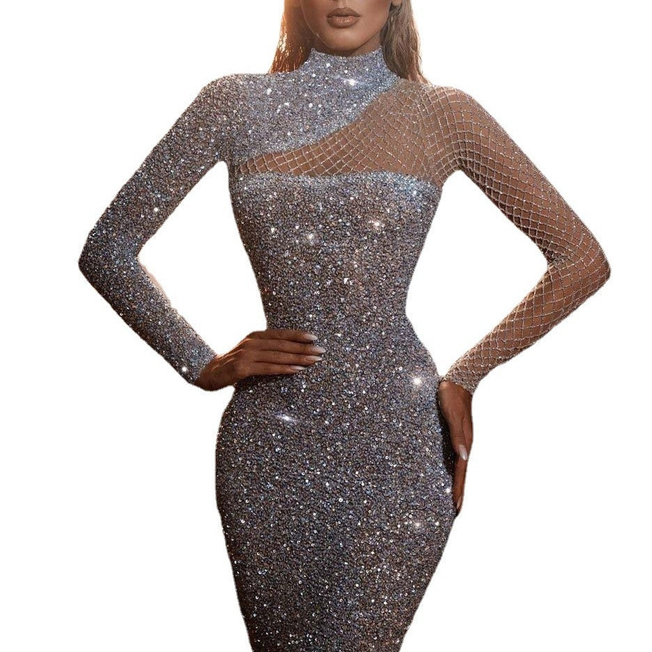 Dame Glamourøst Glitter-aftenkjole med tætsiddende silhuet og transparente detaljer Stilla