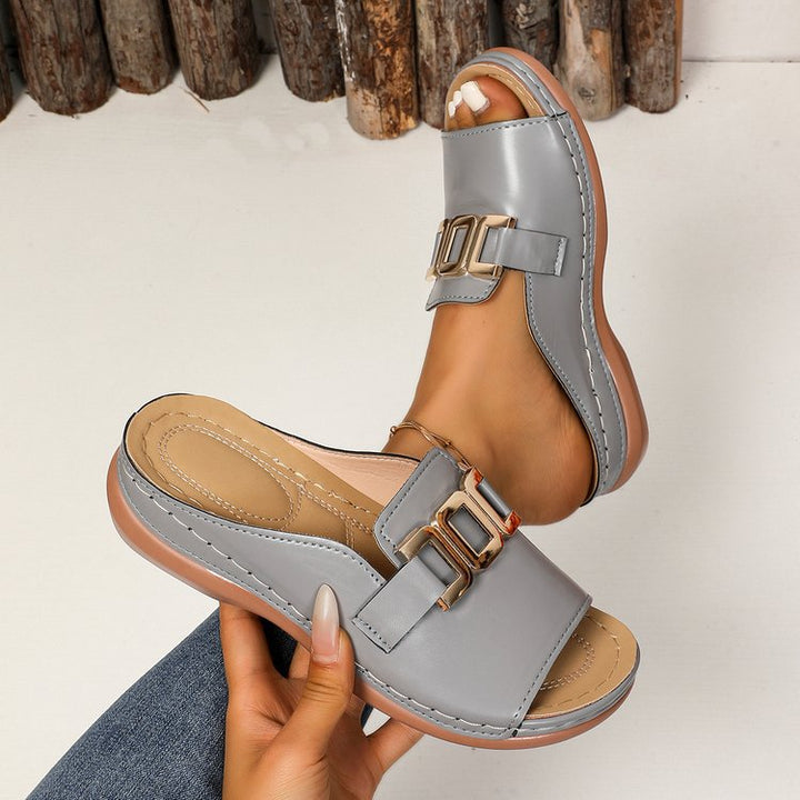 Dame moderigtige Slip-On Sandaler med behagelig sål og elegant pyntespænde Stilla
