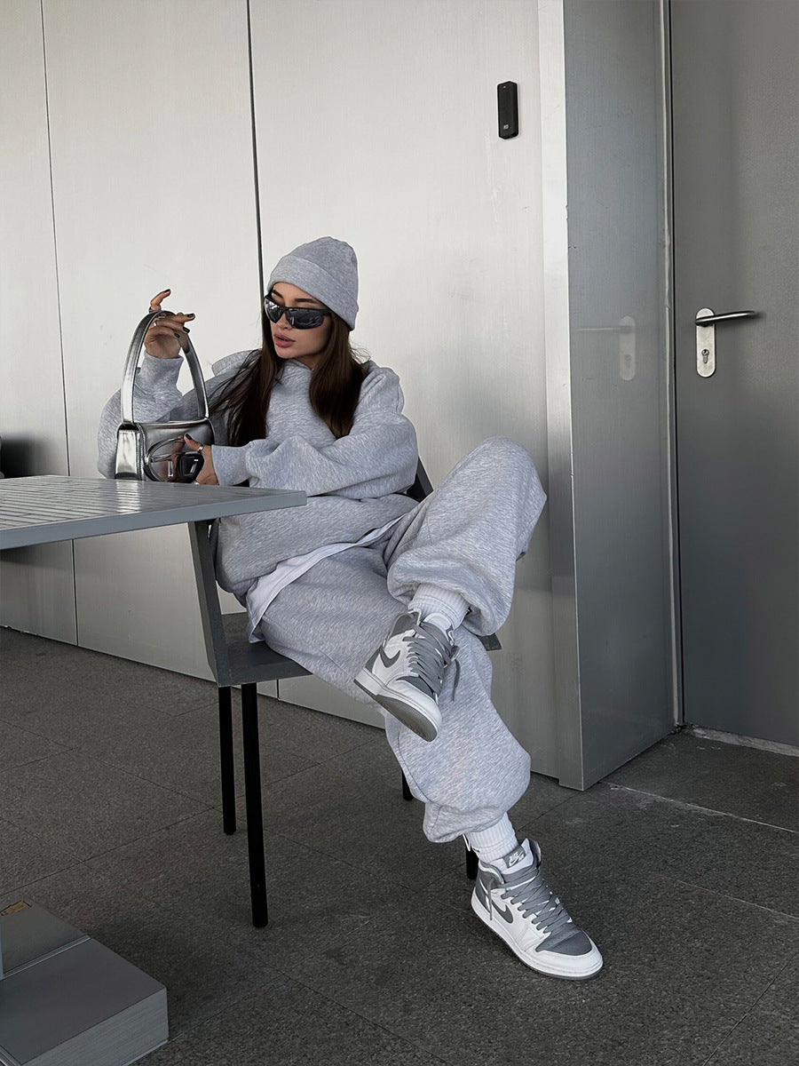 Kvinders komfortable fritidssæt lavet af materiale af høj kvalitet sweatshirt vw