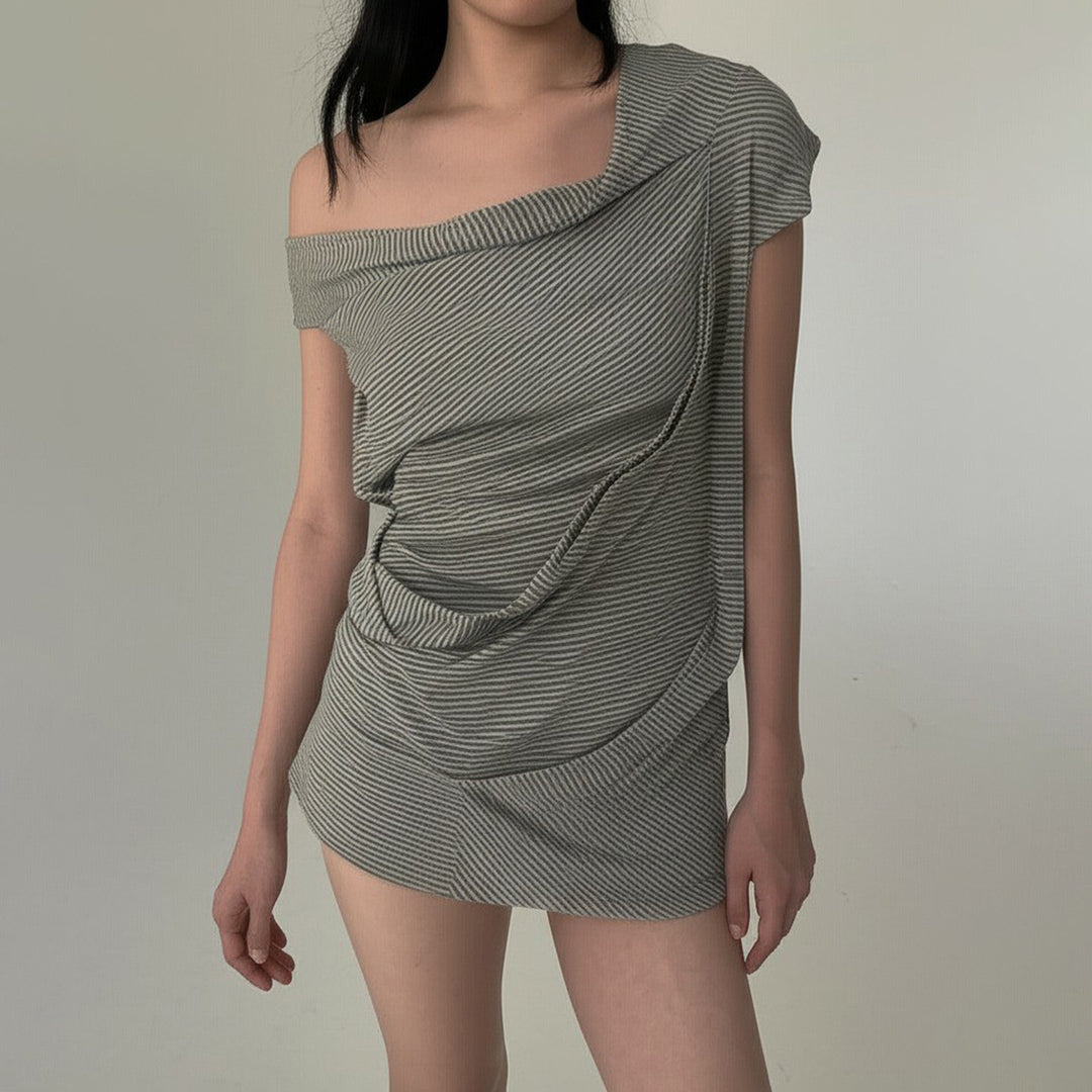 Damen asymmetrisches Kurzarm-Oberteil mit Streifenmuster und innovativem Design Skovae