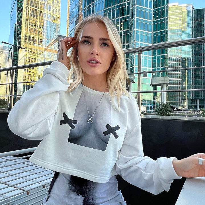 Femme Graphic Crop Sweatshirt med unikt tryk Stilla