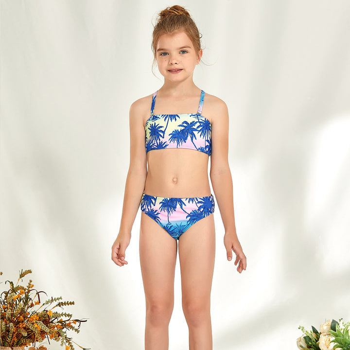 Pigebikini-sæt med moderigtigt crop-top og højt skårne shorts Stilla