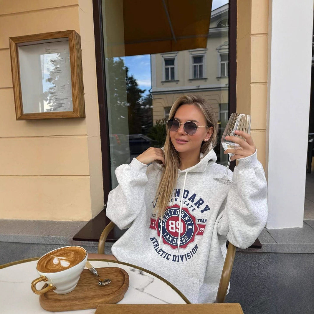 Kvinders komfortable hætte sweatshirt med sporty grafisk print og loose fit Stilla