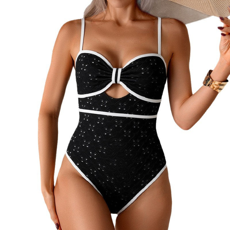 Dame Elegant One-Piece Swimsuit with Fashionable Knot Design Skovae