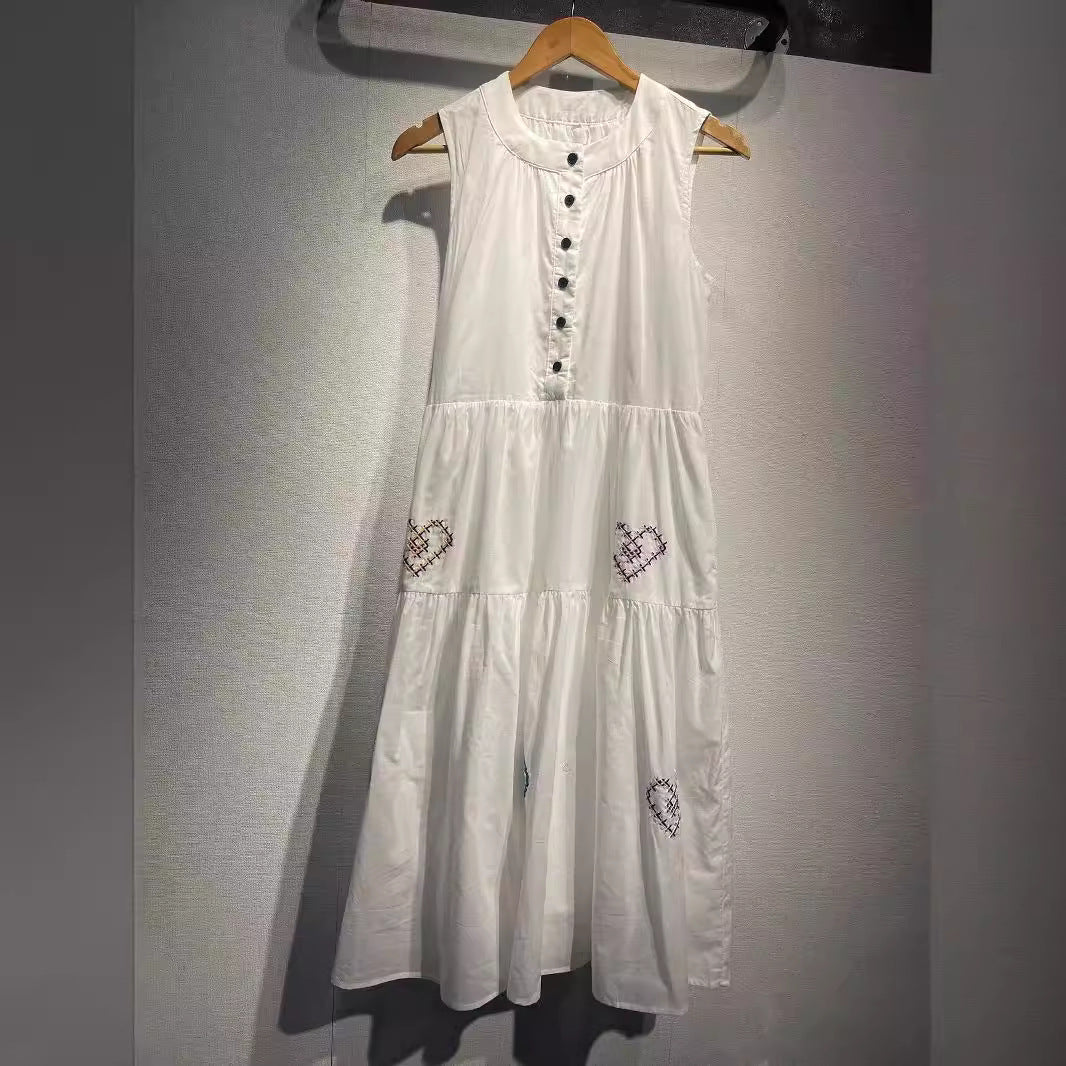 Dame casual kjole med knapstolpe og hjertebroderier Stilla