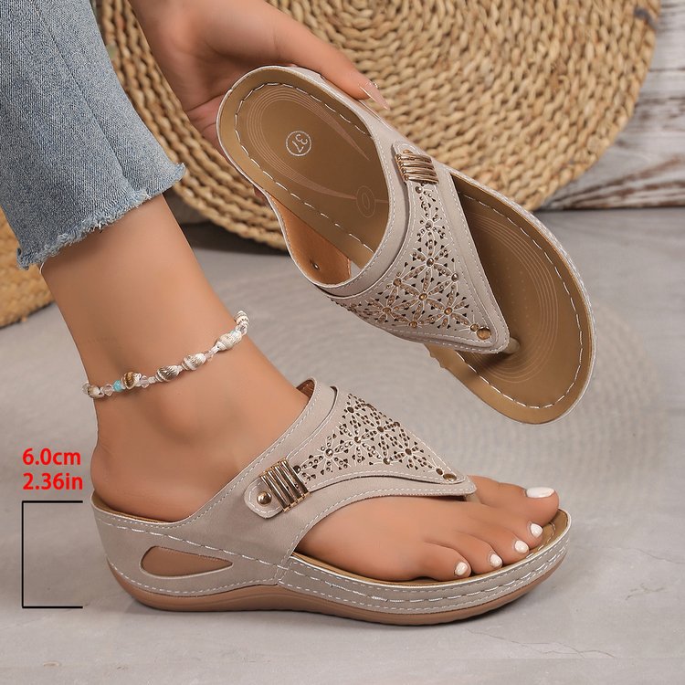 Dame sandaler med elegant spænde og åndbart overmateriale Stilla