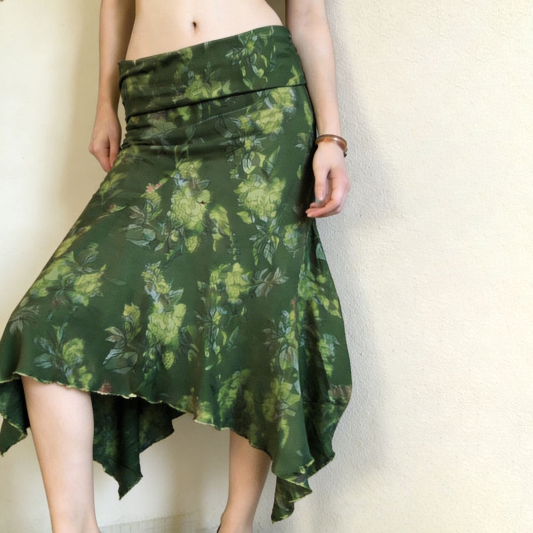 Damen asymmetrischer Maxi-Rock mit floralen Akzenten und elastischem Bund Skovae
