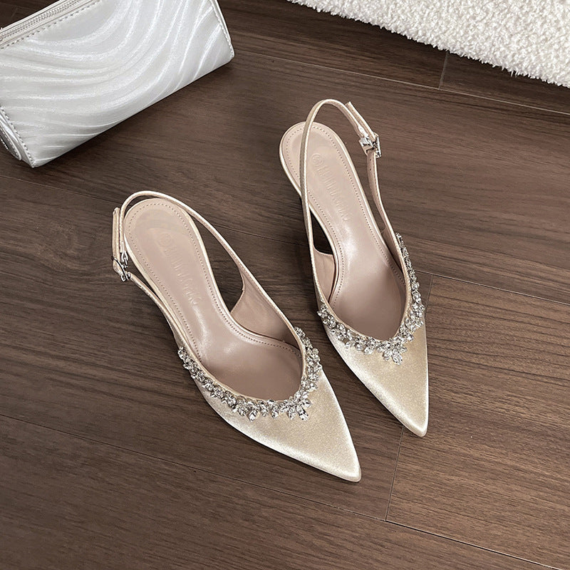 Dame Sling-Pumps med glitrende strass-udsmykning og elegant design Stilla