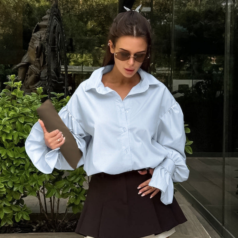 Damebluse med voluminøse ærmer og elegant krave Stilla