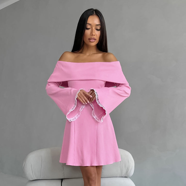 Dame Off-Shoulder Kjole med volumniøse Ærmer og dekorative Rynkedetaljer Stilla
