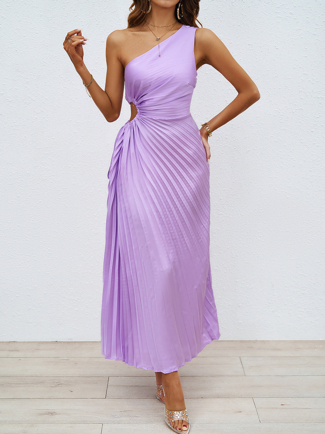 Dame Plisseret Maxikjole med asymmetrisk snit og elegant drapering Stilla