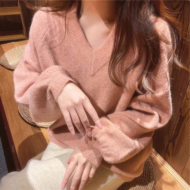 Kvinders oversized V-hals sweater lavet af blødt materiale med en afslappet pasform Stilla
