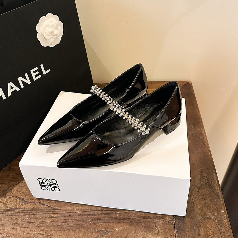 Dame elegante Pumps med funklende dekoration og komfortabel blokhæl Stilla