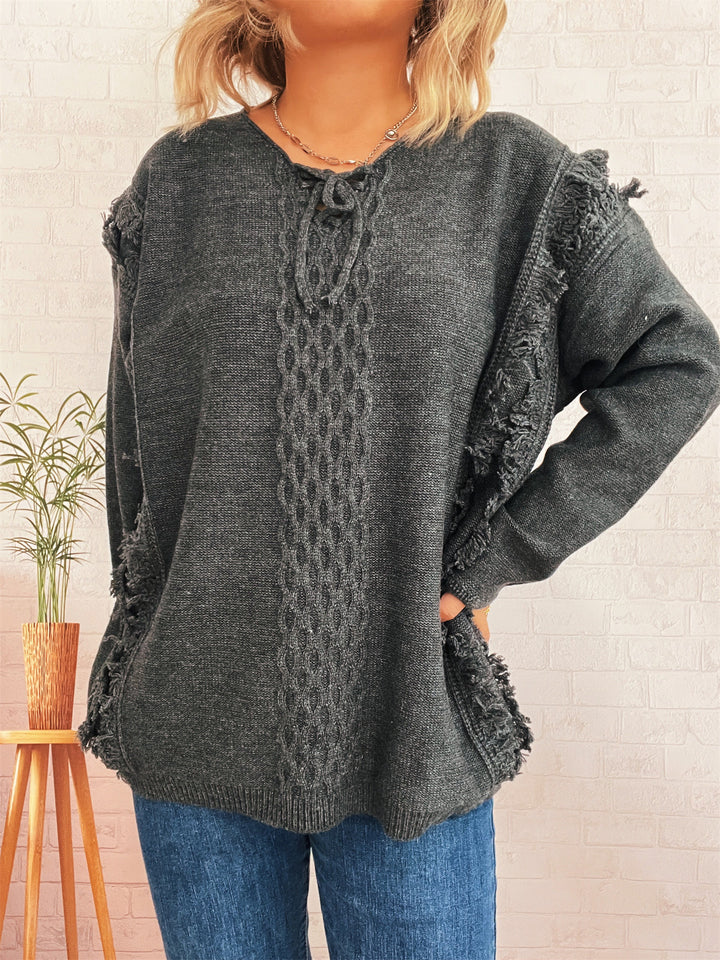 Kvinders chunky strikket sweater med afslappede frynser og dekorativ kabel-design Stilla