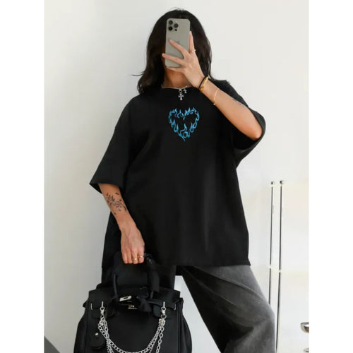 Dame afslappet grafik T-shirt med kreativ flammerhjerte-design Stilla