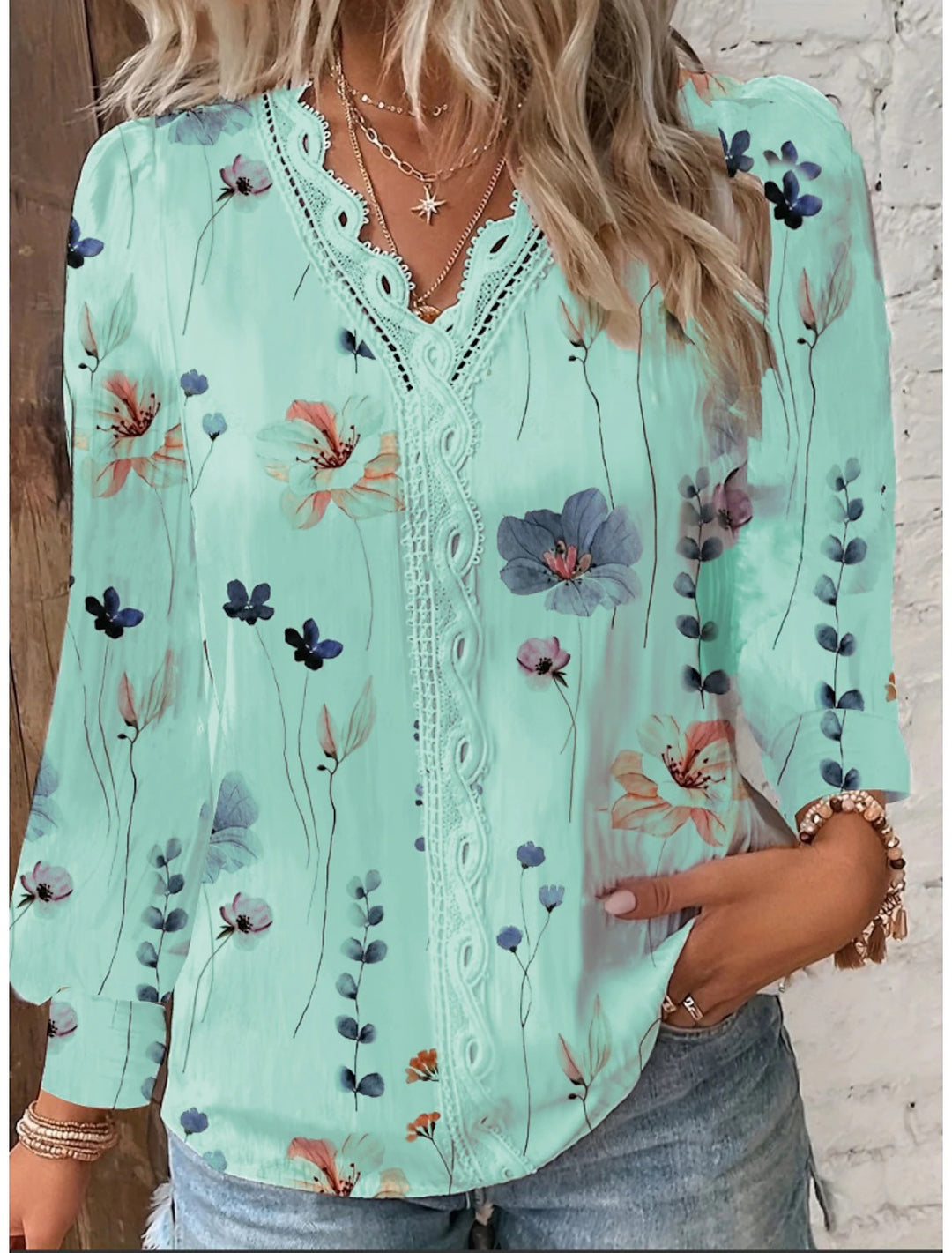 Dame chiffonbluse med blomstermotiv og spidsudsmykninger Stilla