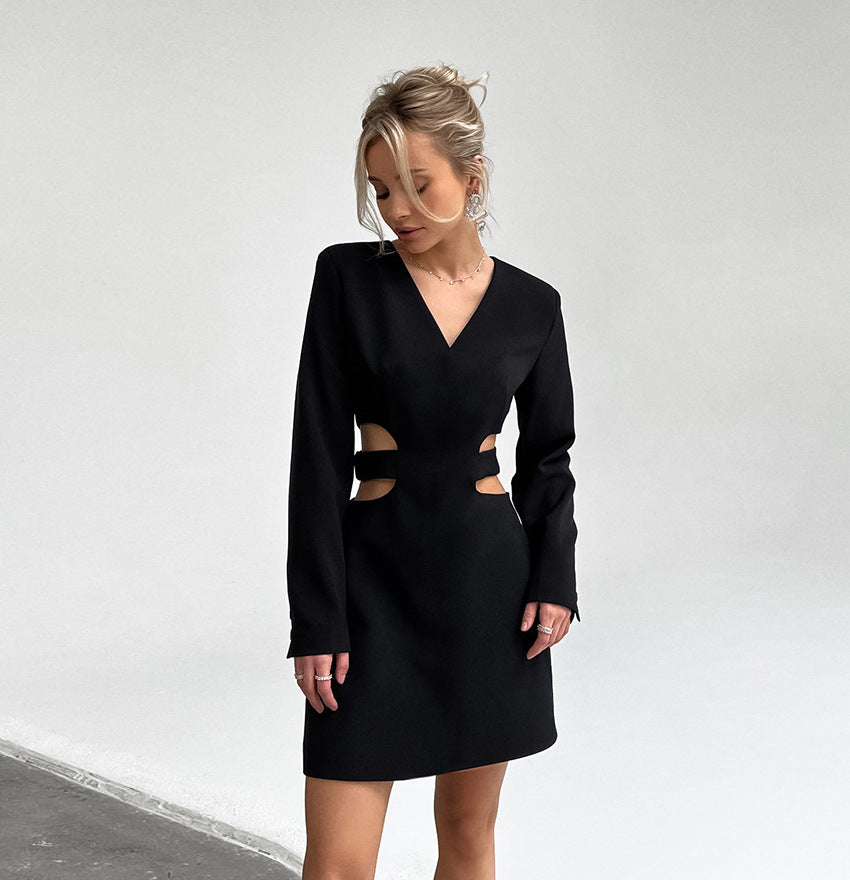 Dame Skaterkjole med elegant V-udskæring og raffineret cut-out design Stilla