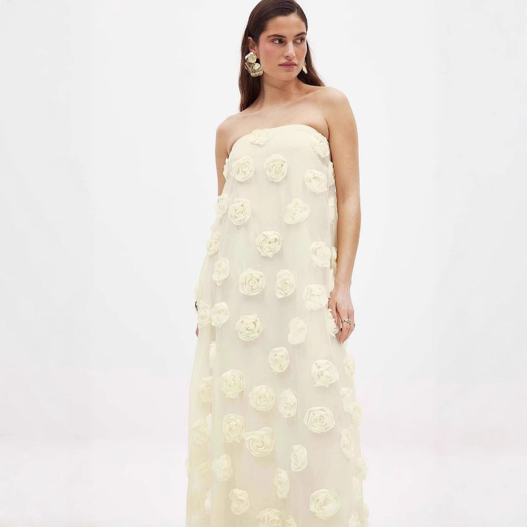 Dame Maxi-kjole med florale applikationer og stroppeløst design Stilla
