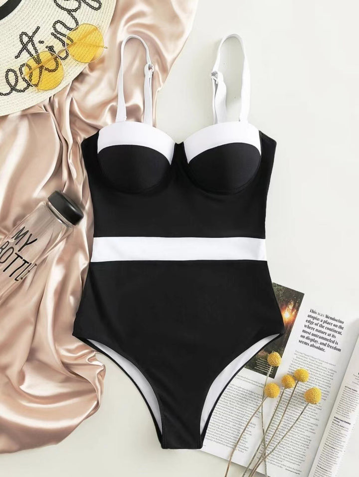 Dame Heldragt med moderigtig bustier-design og kontrasterende stropper Stilla