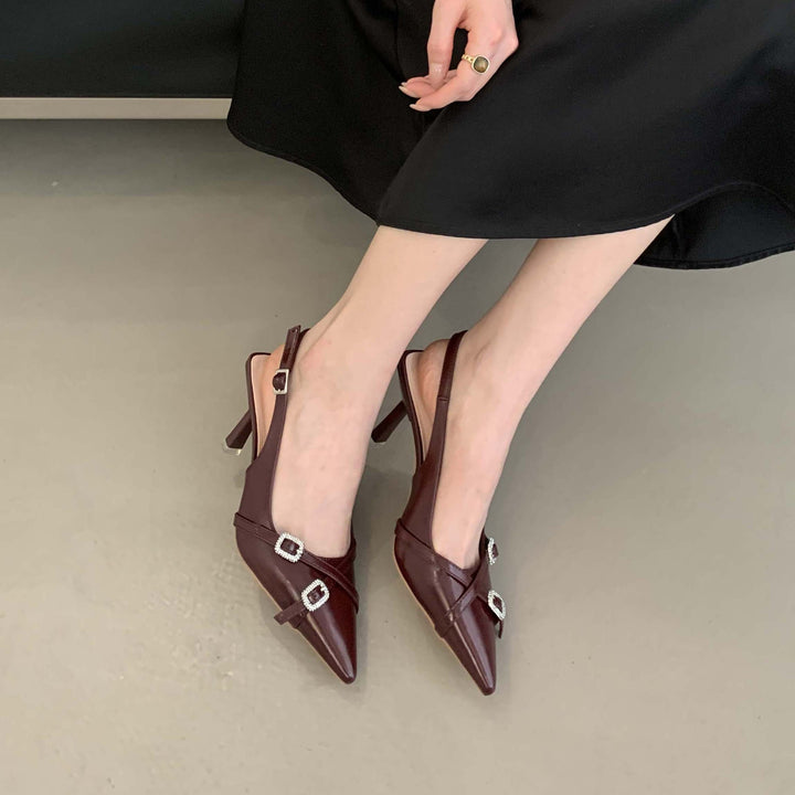 Dame Sling-Pumps med funklende smykkedetalje og stilfuldt remdesign Stilla