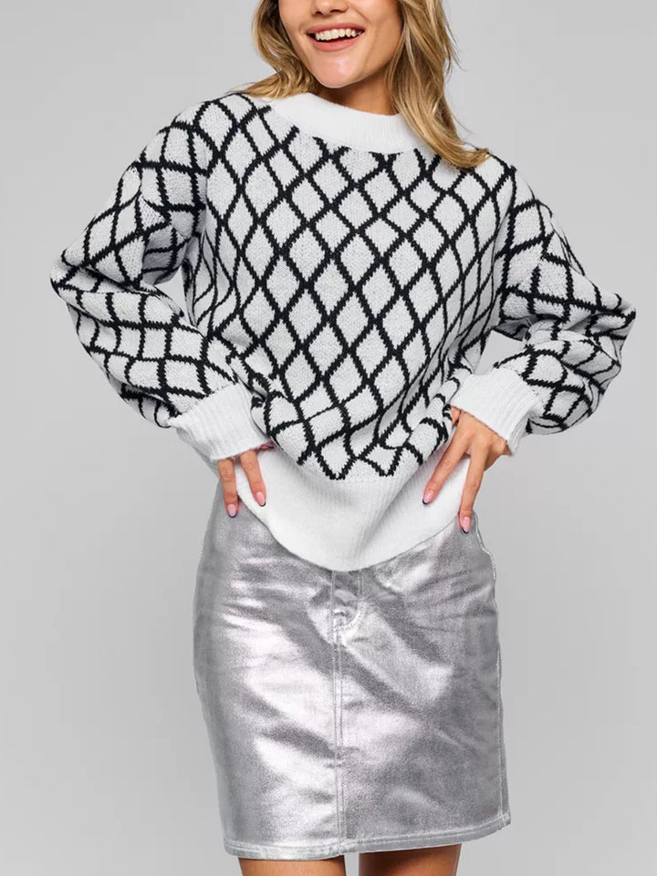 Kvindernes strikkede sweater med moderne diamantmønster og innovativt snit Stilla