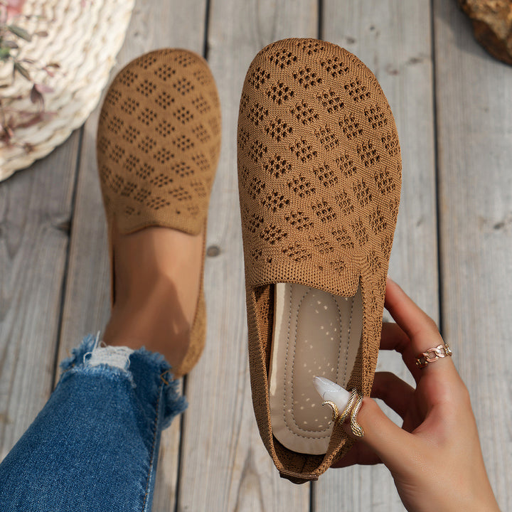 Dame åndbare slippers med moderigtig hulmønster og skridsikker sål Stilla
