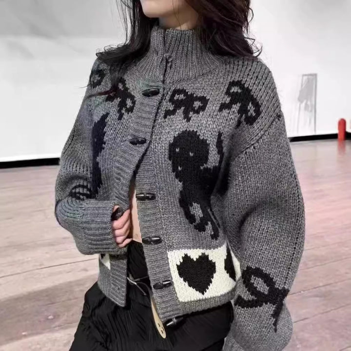 Kvindernes cardigan med trendy dyremotiver og høj krave Stilla