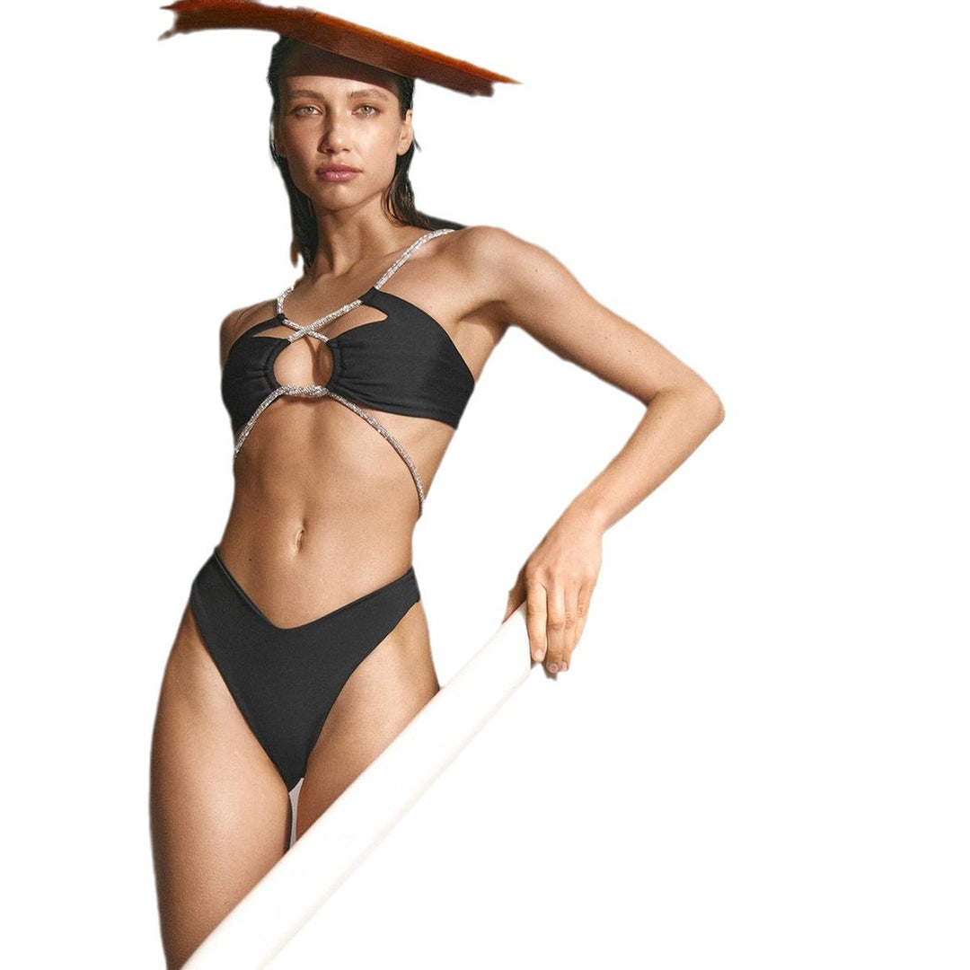 Dame Bikini-sæt med eksklusiv knudedesign og raffinerede cut-out-detaljer Stilla